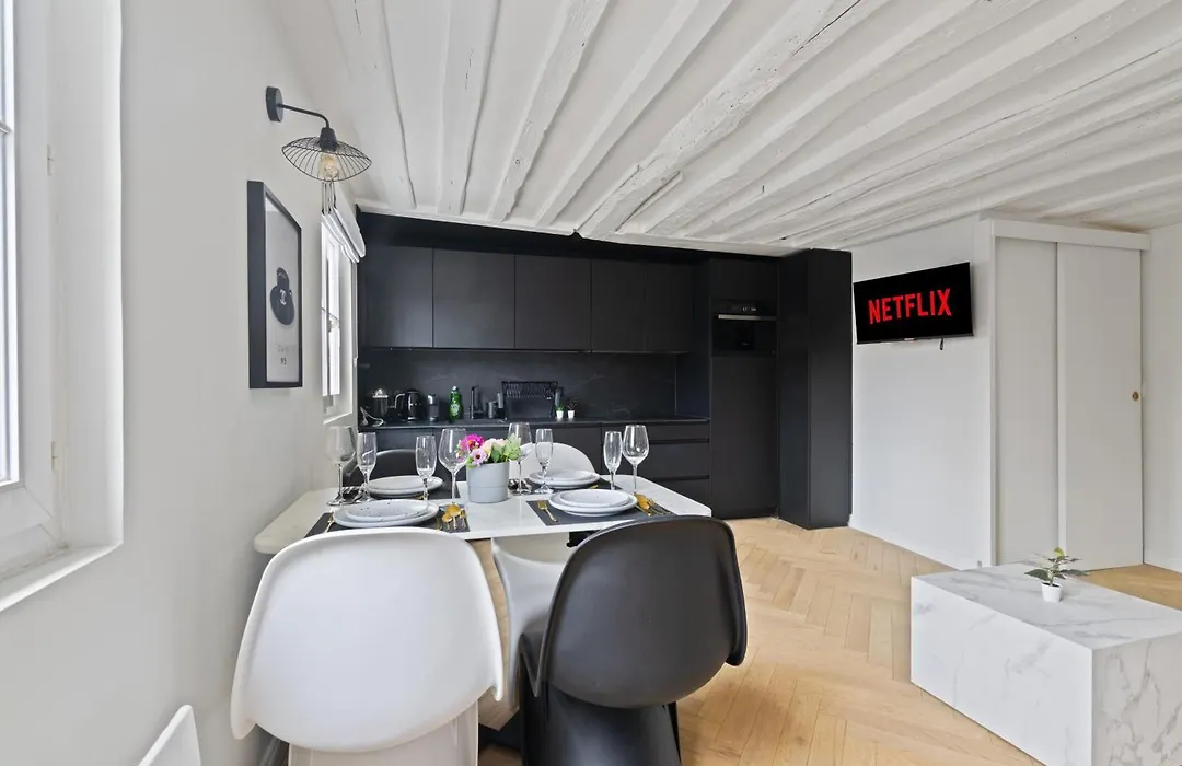 Elegant Appartement Pres Du Musee Du Louvre Et Du Jardin Des Tuileries Free Netflix-1